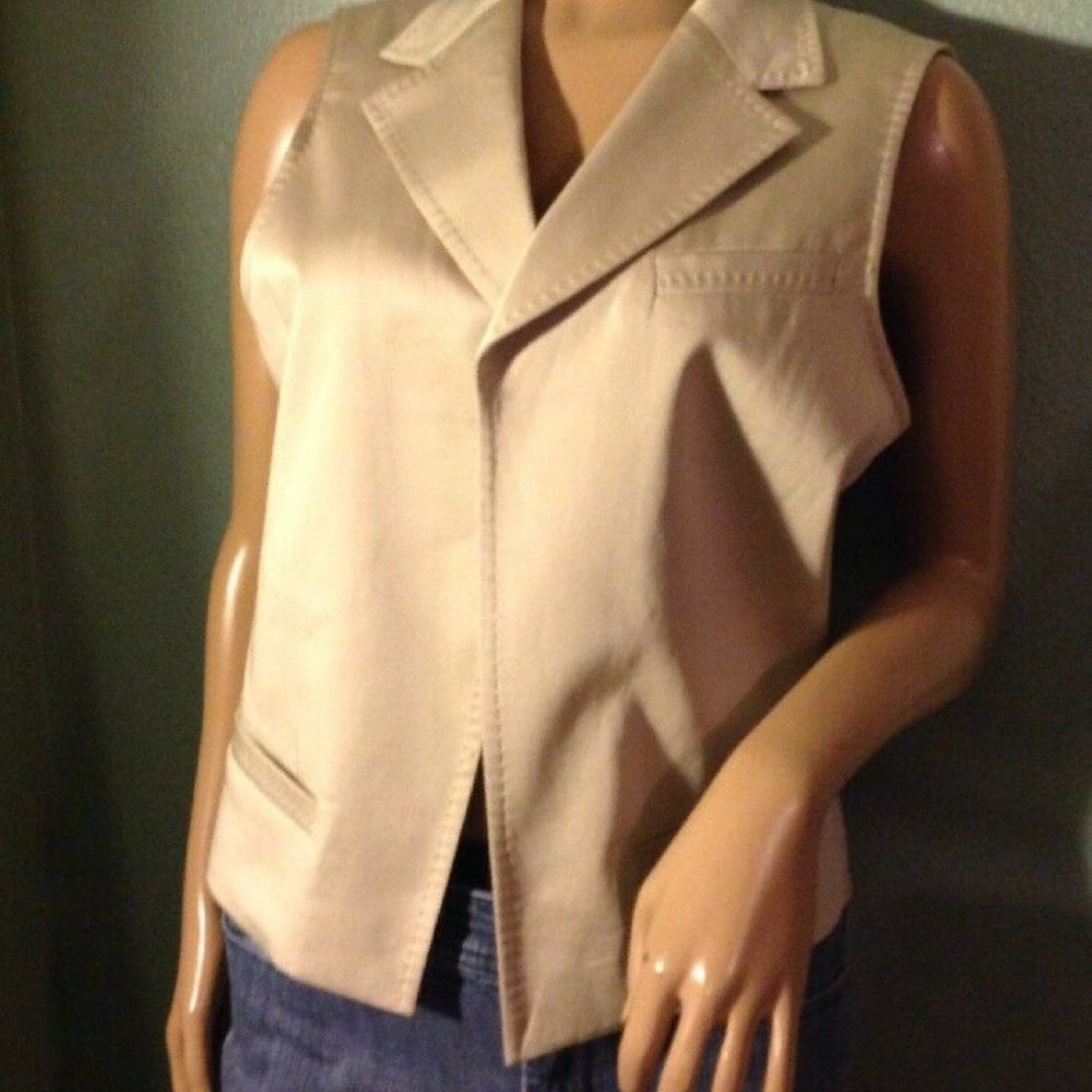 Chico's Size 1 Vest Beige Sleeveless